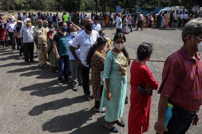 Số ca nhiễm mới ở Ấn Độ cao kỷ lục, gần bằng dân số của một nước 